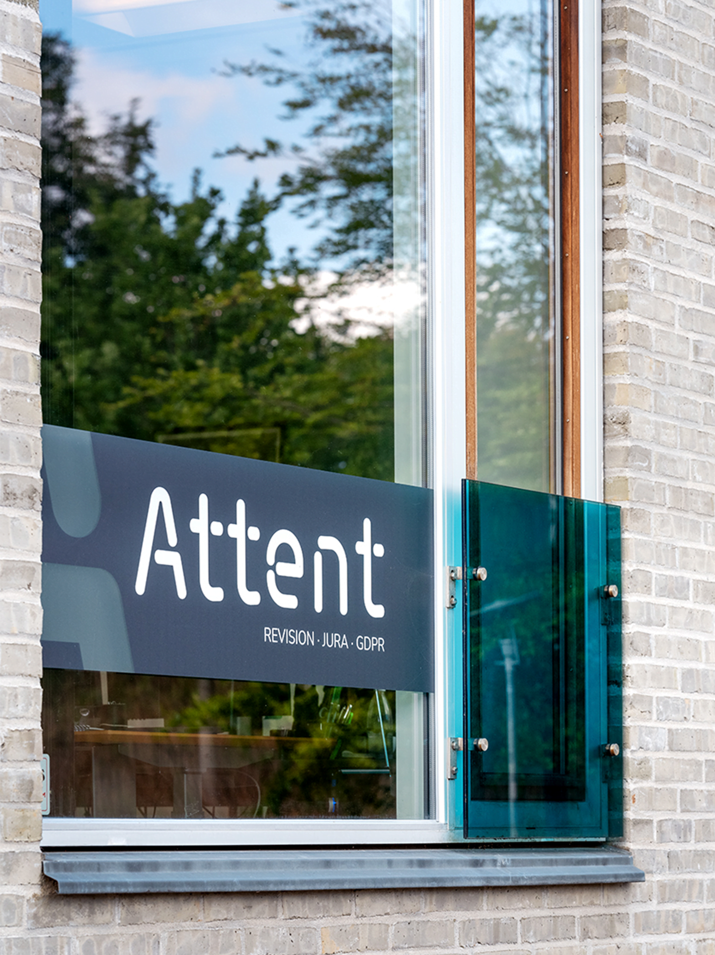 Attent logo vinduesfolie