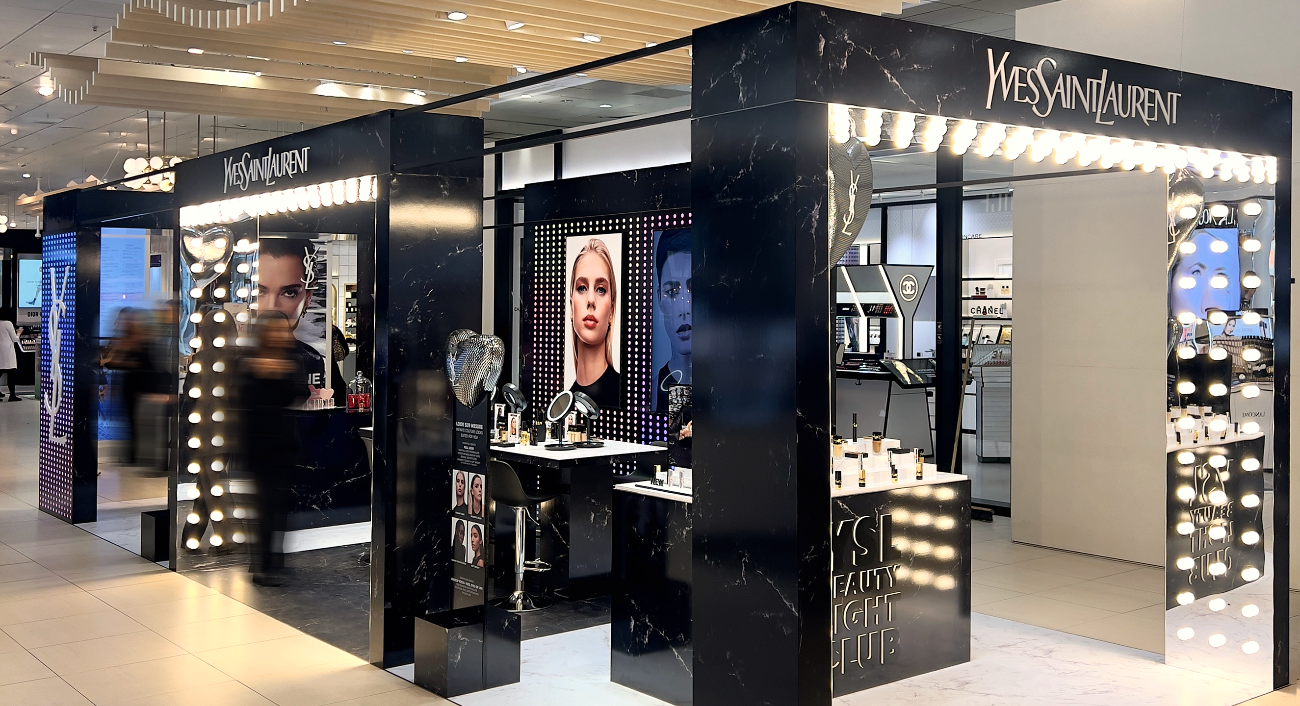 Yves Saint Laurent pop up-shop sætter fokus på salget af makeup