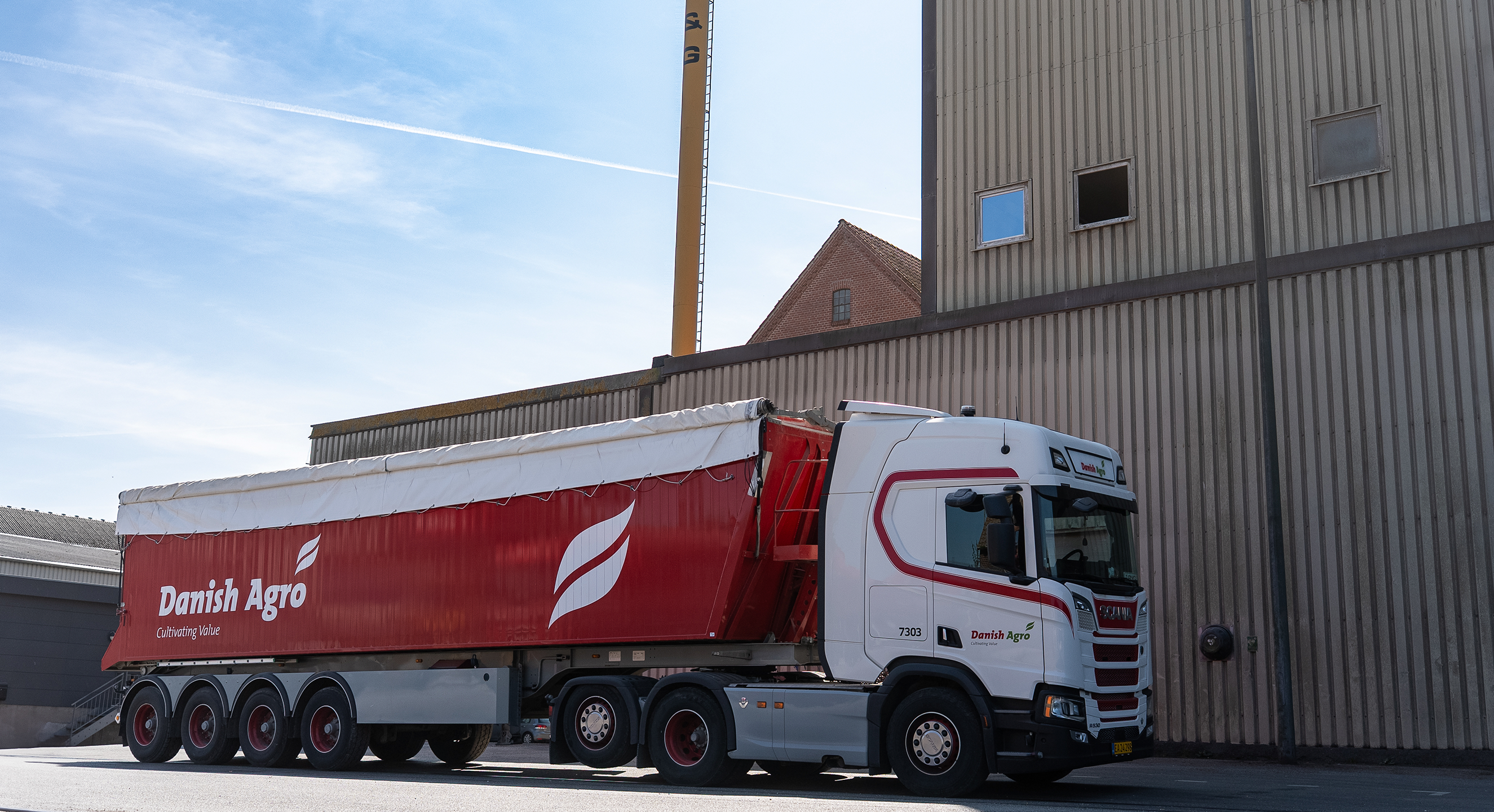 Danish Agro foliering af stor vognpark med lastbiler gjort nemt i BrandEasy