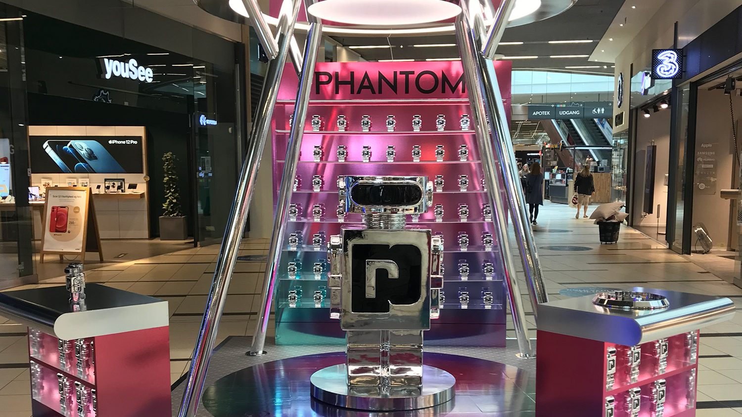 Pop-up-stand-fields-paco-rabanne Pop-up-stand-fields-paco-rabanne